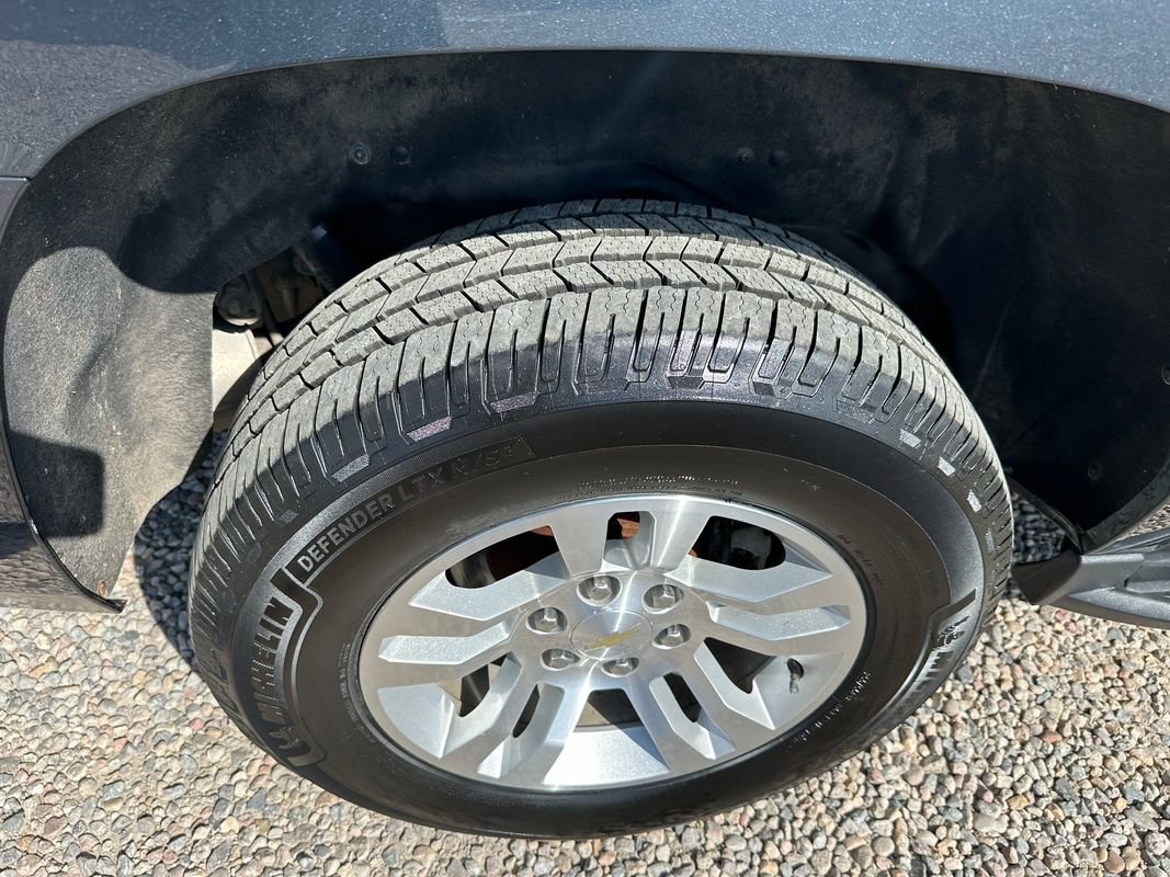 Used 2019 Chevrolet Suburban LT image 44