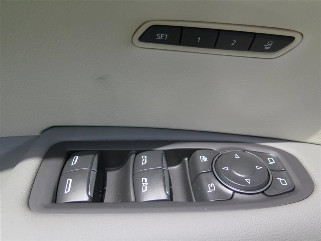New 2026 Cadillac XT5 Premium Luxury w/ Driver Assist Package FWD image 11