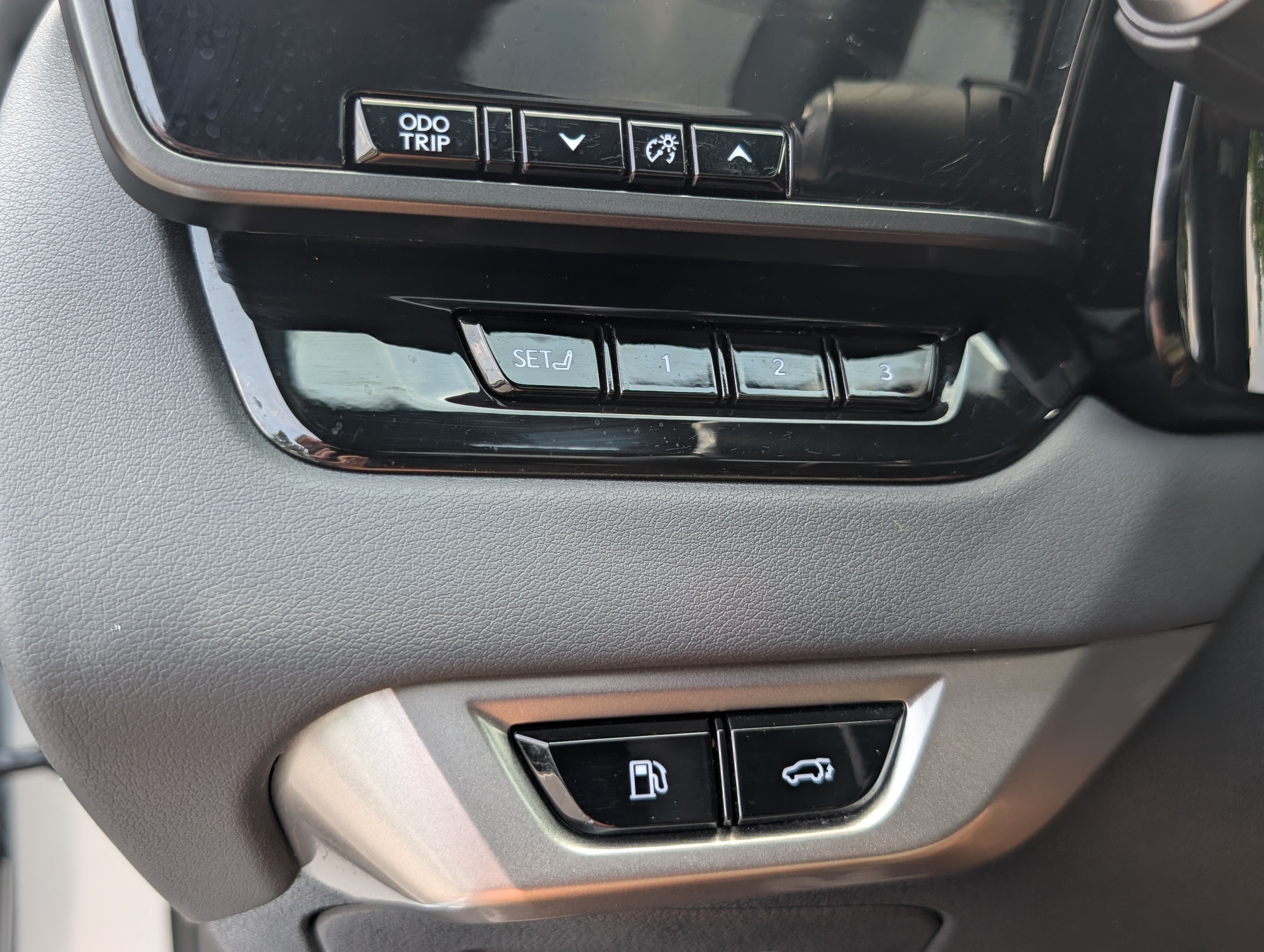 Certified 2024 Lexus RX 500h F Sport AWD/4WD image 25
