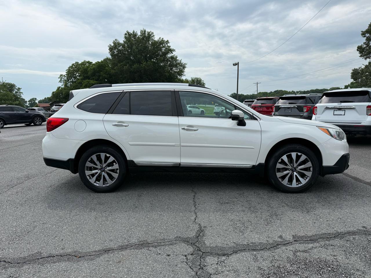 Used 2017 Subaru Outback 3.6R Touring w/ Popular Package #5A AWD/4WD image 7