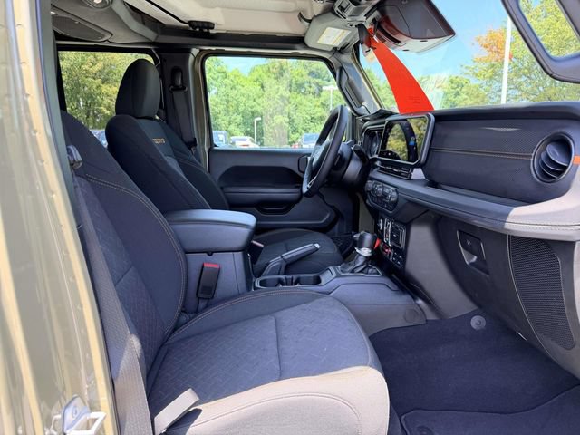 Used 2026 Jeep Gladiator Mojave AWD/4WD image 10