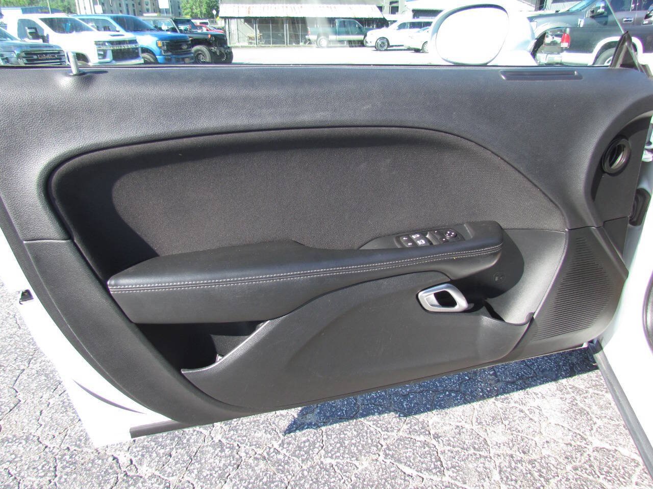 Used 2018 Dodge Challenger R/T RWD image 11