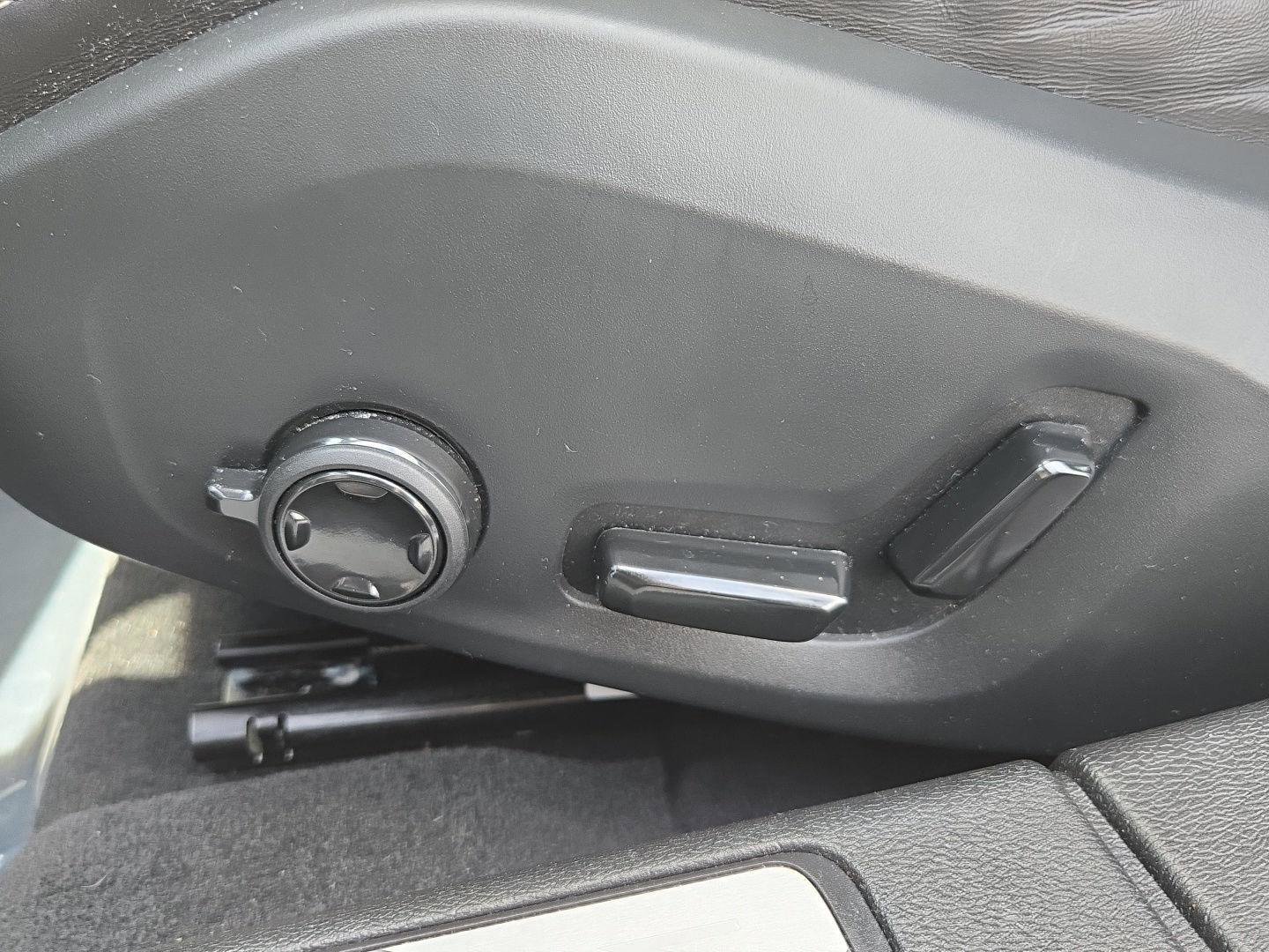 Used 2024 Volvo S60 B5 Plus w/ Protection Package Premier image 14