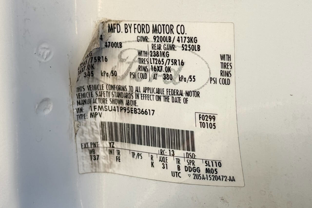 Used 2005 Ford Excursion XLT image 20