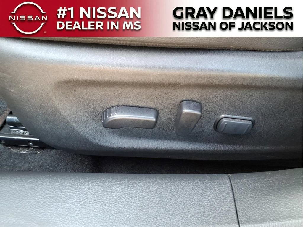 Used 2024 Nissan Altima 2.5 SR w/ SR Premium Package FWD image 11