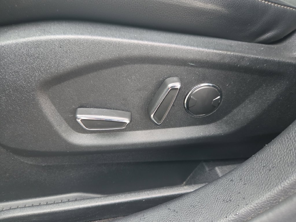 Used 2018 Ford Edge SEL w/ Equipment Group 201A AWD/4WD image 27