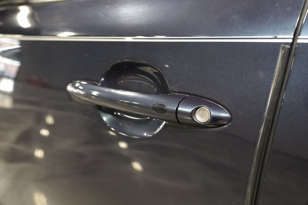 Used 2016 Kia Sedona SX FWD image 36