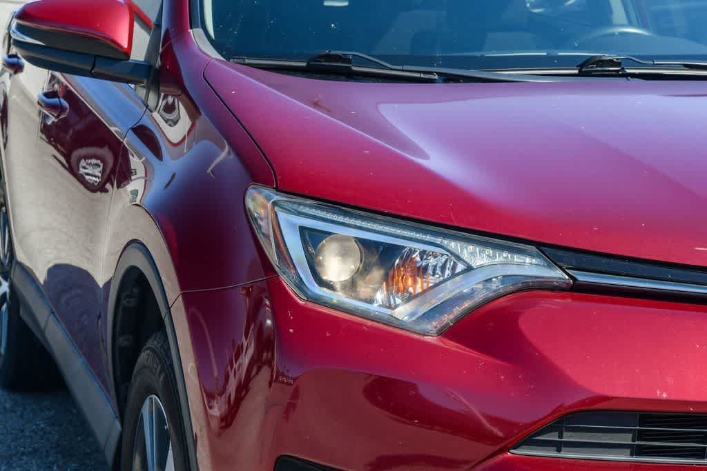 Used 2018 Toyota RAV4 XLE FWD image 4