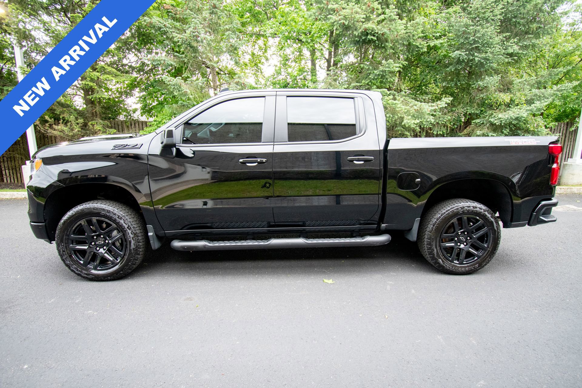 Used 2025 Chevrolet Silverado 1500 LT Trail Boss w/ Convenience Package II AWD/4WD image 6