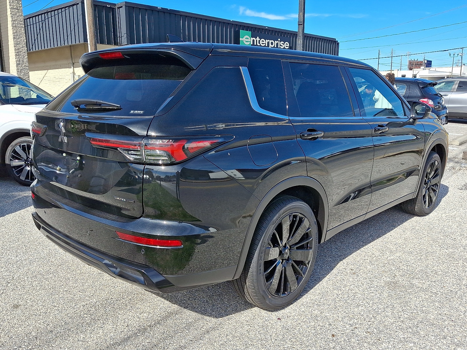New 2026 Mitsubishi Outlander LE AWD/4WD image 7