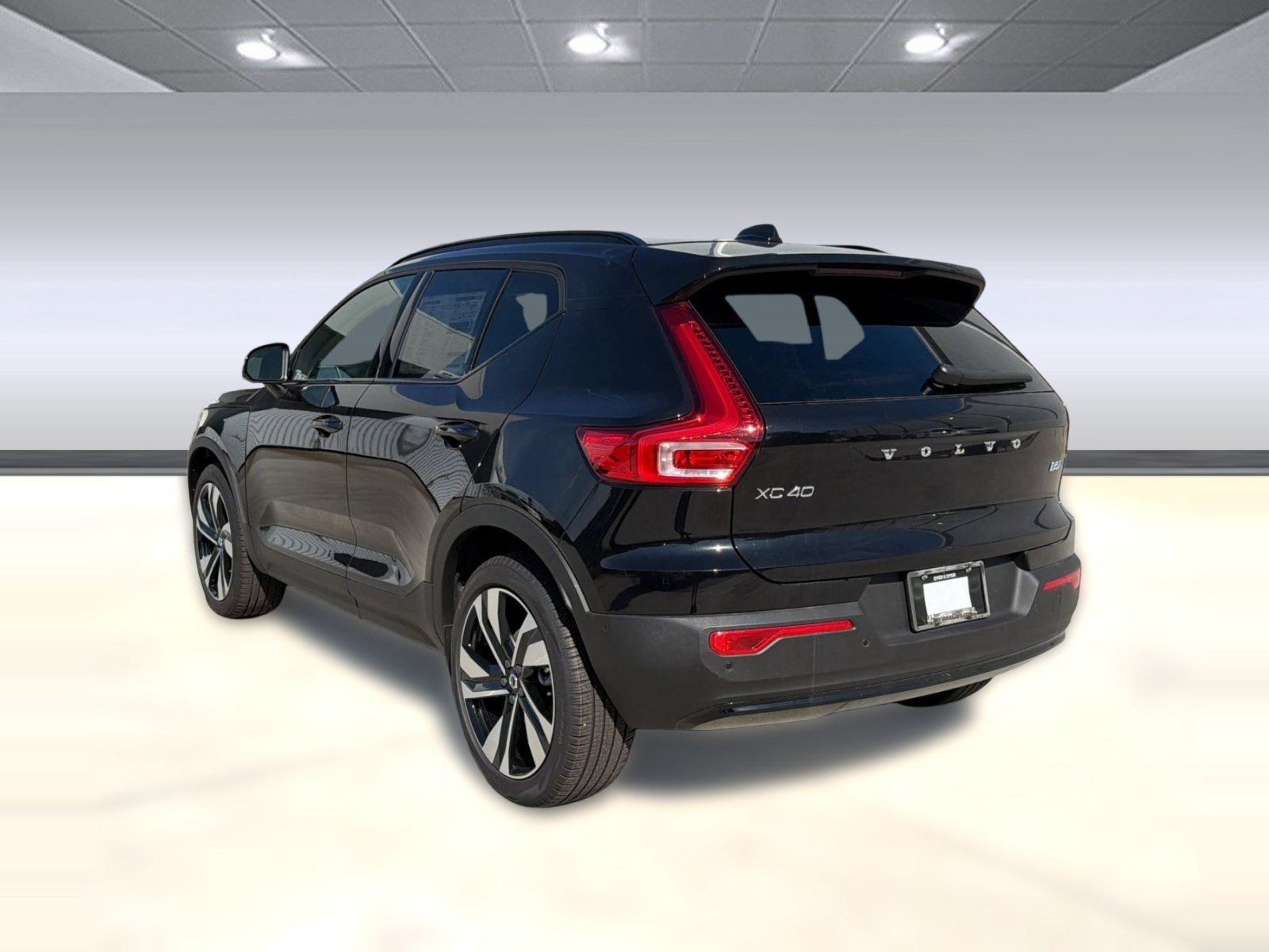 New 2026 Volvo XC40 B5 Ultra w/ Climate Package AWD/4WD image 3