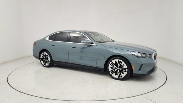 Used 2026 BMW i5 eDrive40 AWD/4WD image 1