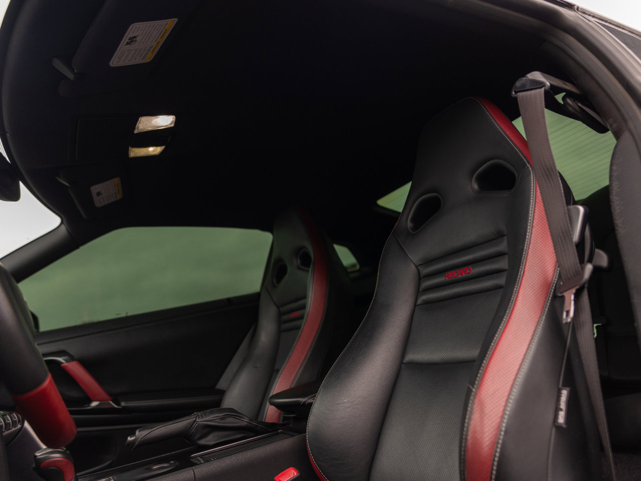 Used 2014 Nissan GT-R Black Edition image 19