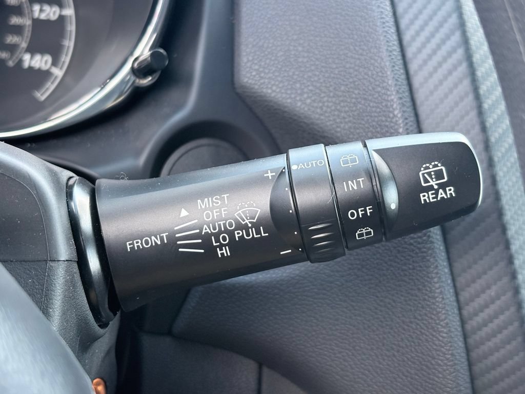 Used 2025 Mitsubishi Outlander Sport LE AWD/4WD image 16