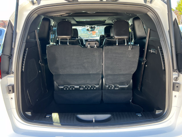 Used 2023 Chrysler Pacifica Limited w/ Uconnect Theater Family Group AWD/4WD image 45