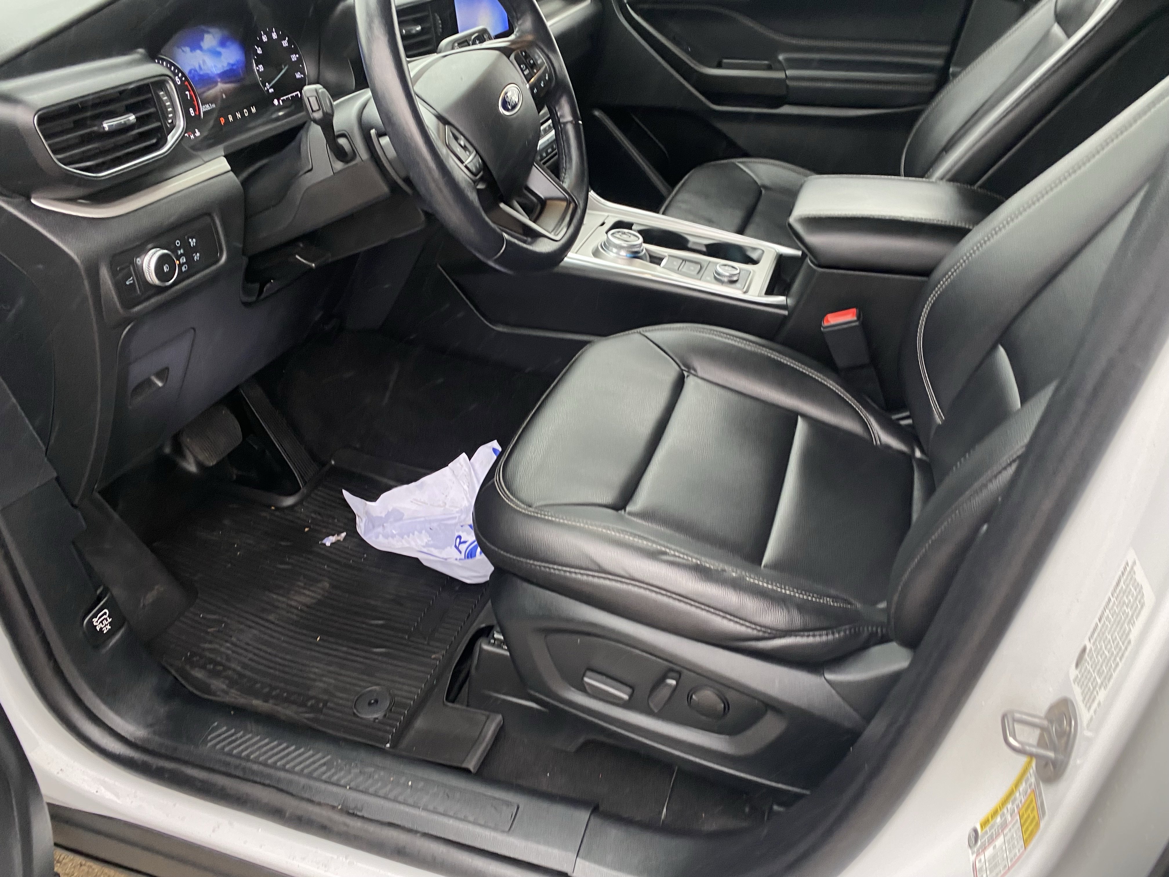 Used 2020 Ford Explorer XLT w/ Equipment Group 202A AWD/4WD image 13