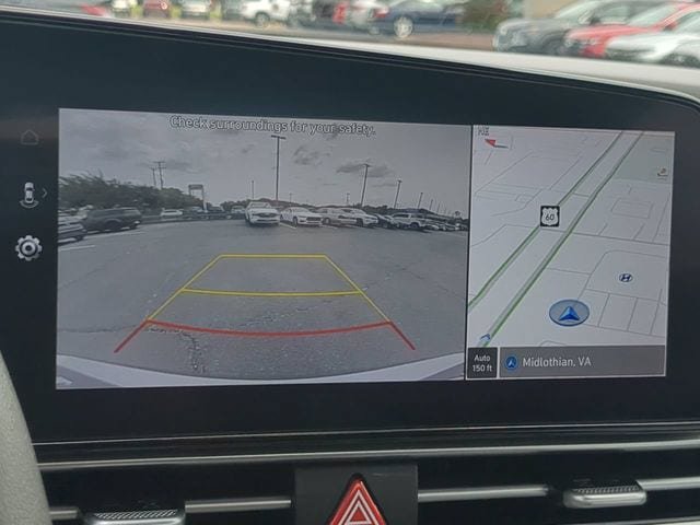 Used 2024 Hyundai Elantra SEL FWD image 18