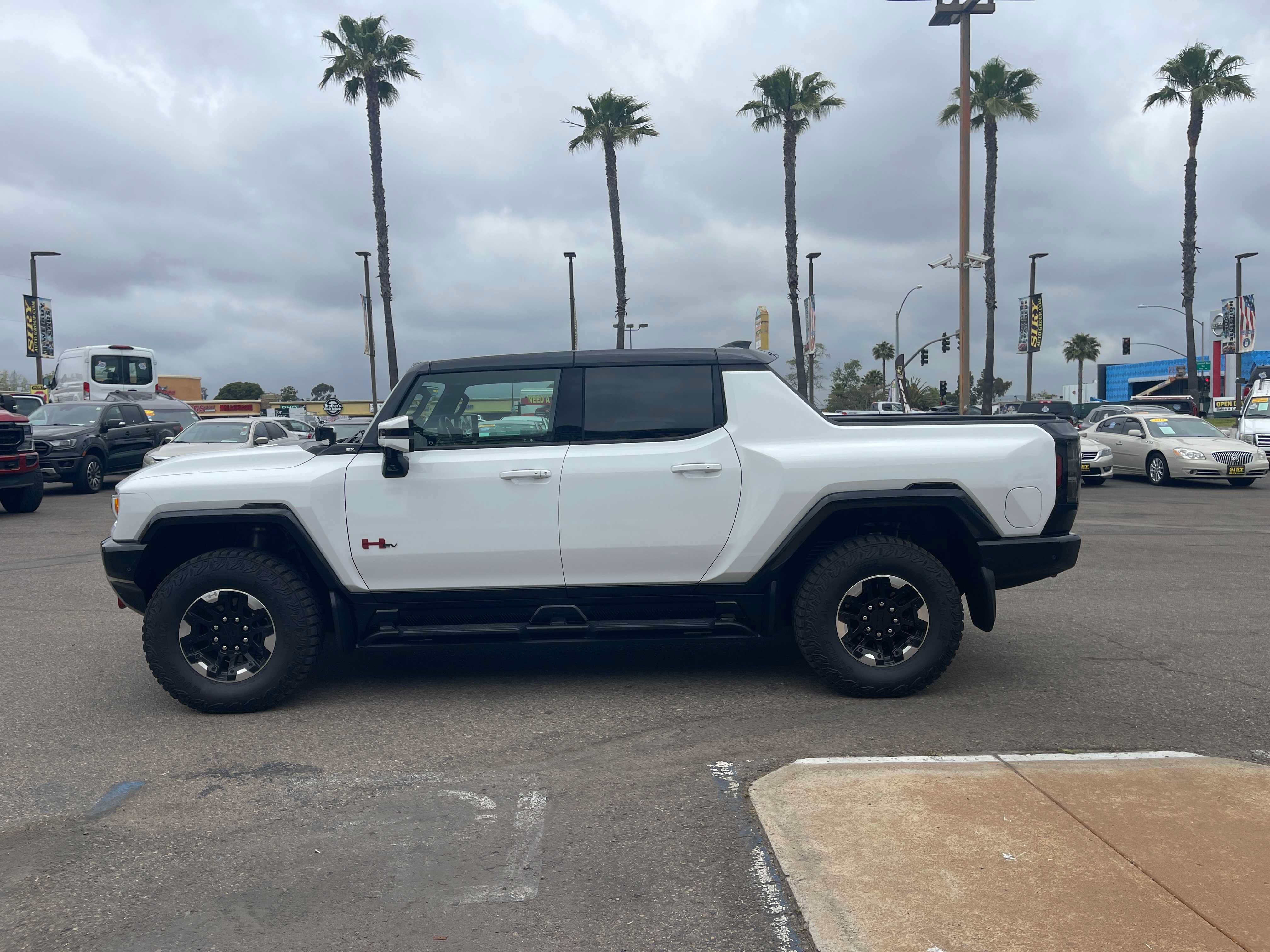 Used 2024 GMC Hummer EV 2X w/ Extreme Off-Road Package AWD/4WD image 6