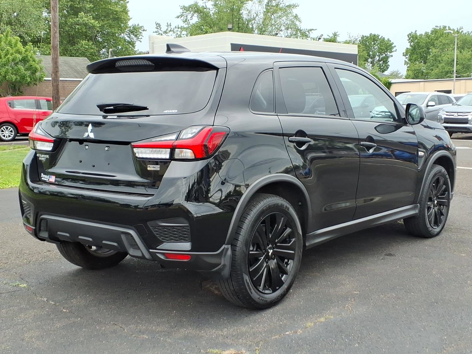 Used 2025 Mitsubishi Outlander Sport LE AWD/4WD image 3