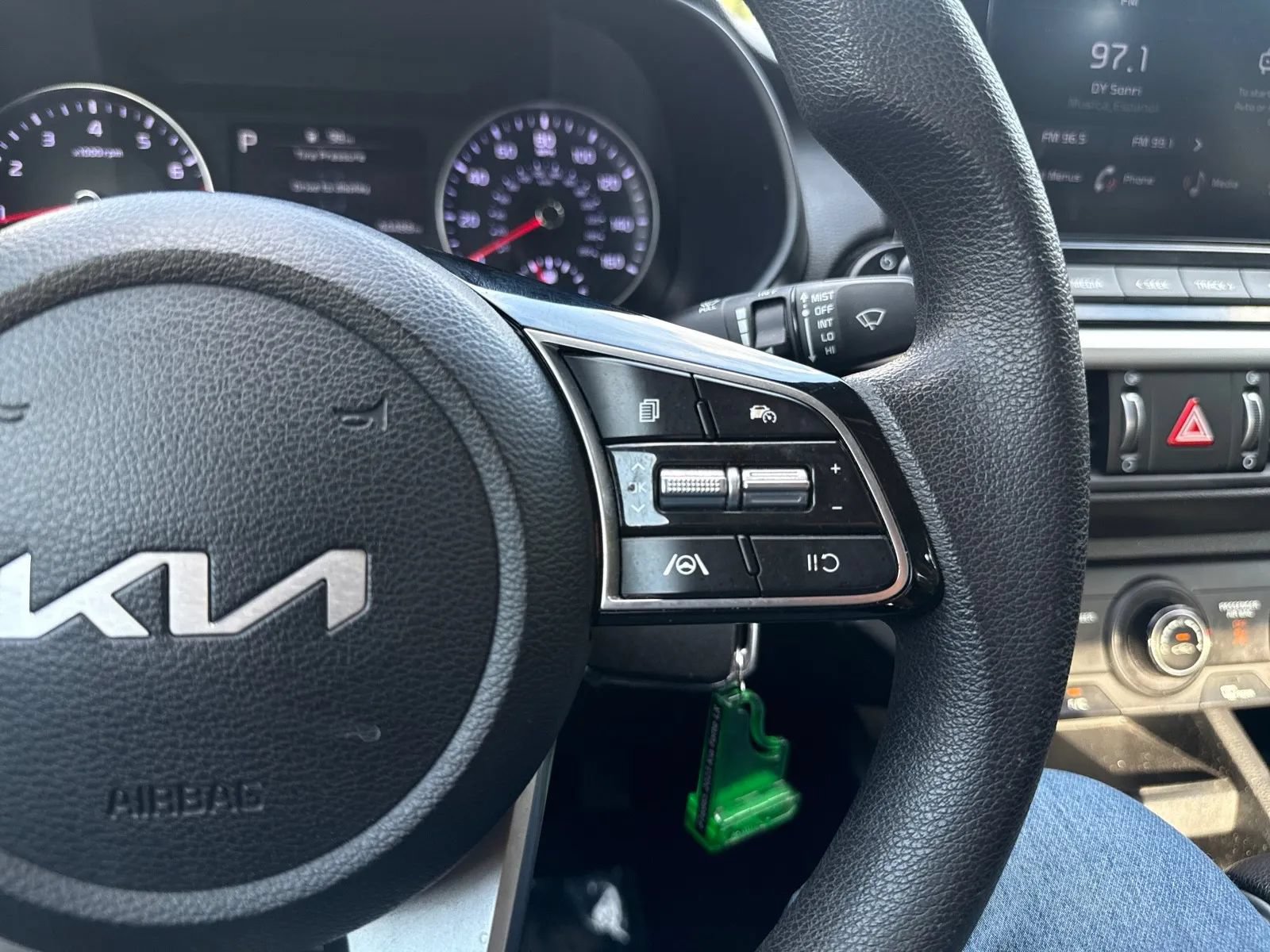 Used 2023 Kia Forte LXS FWD image 17