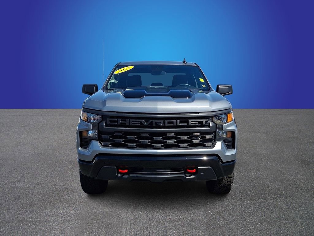Used 2025 Chevrolet Silverado 1500 Custom Trail Boss w/ LPO, Dark Essentials Package image 2