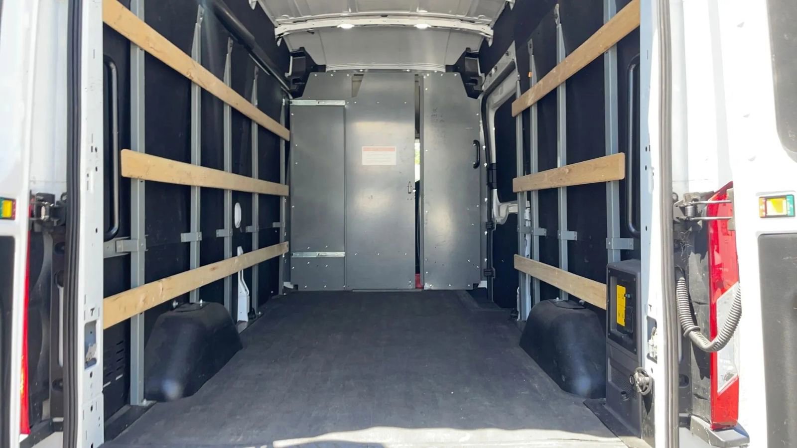 Used 2022 Ford E-Transit 148 High Roof w/ Load Area Protection Package RWD image 36