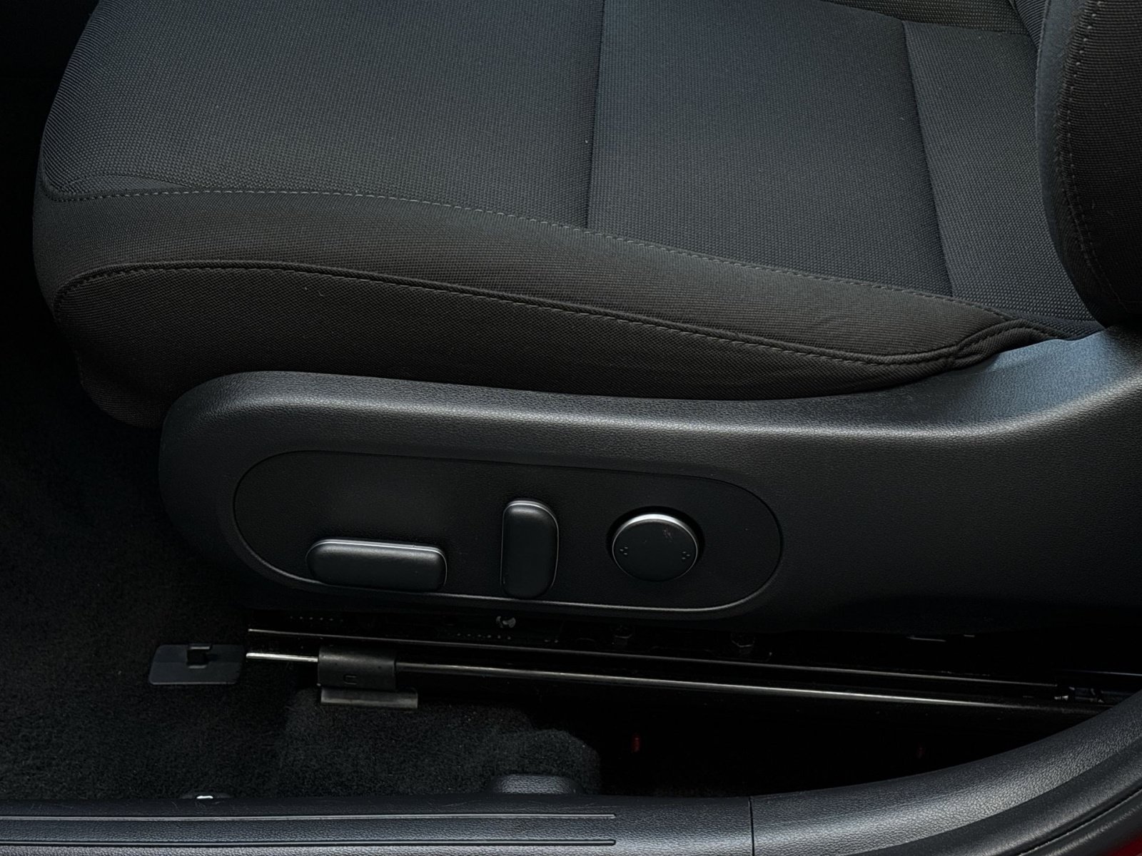 Certified 2025 Hyundai Kona SEL AWD/4WD image 14