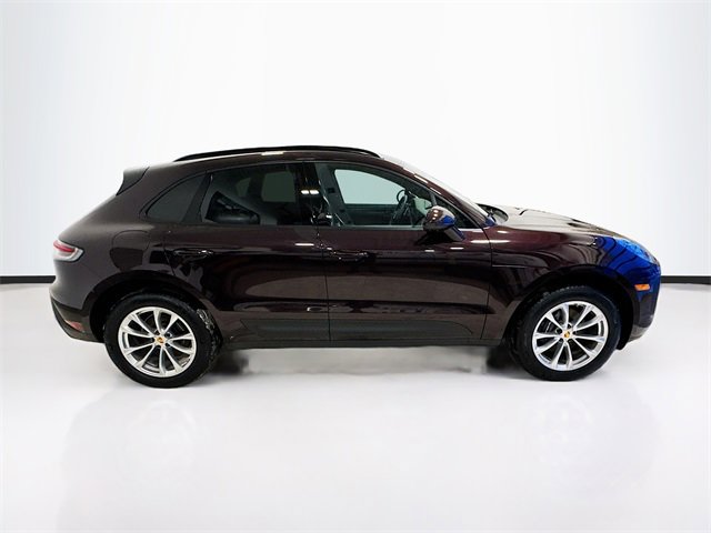 Used 2025 Porsche Macan image 4