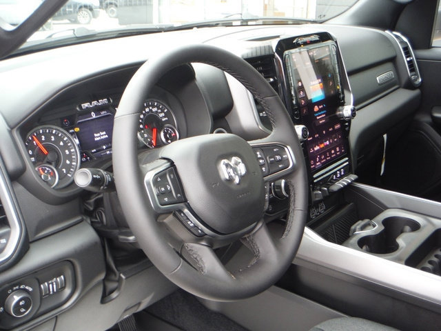 New 2027 RAM 1500 4x4 Crew Cab image 3