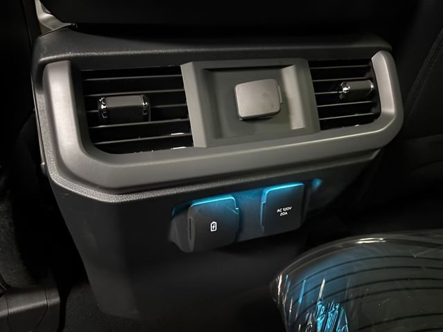 New 2025 Ford F150 Lariat w/ Equipment Group 501A Mid image 43