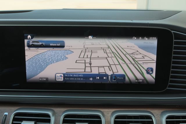Used 2025 Mercedes-Benz GLS 580 4MATIC image 16