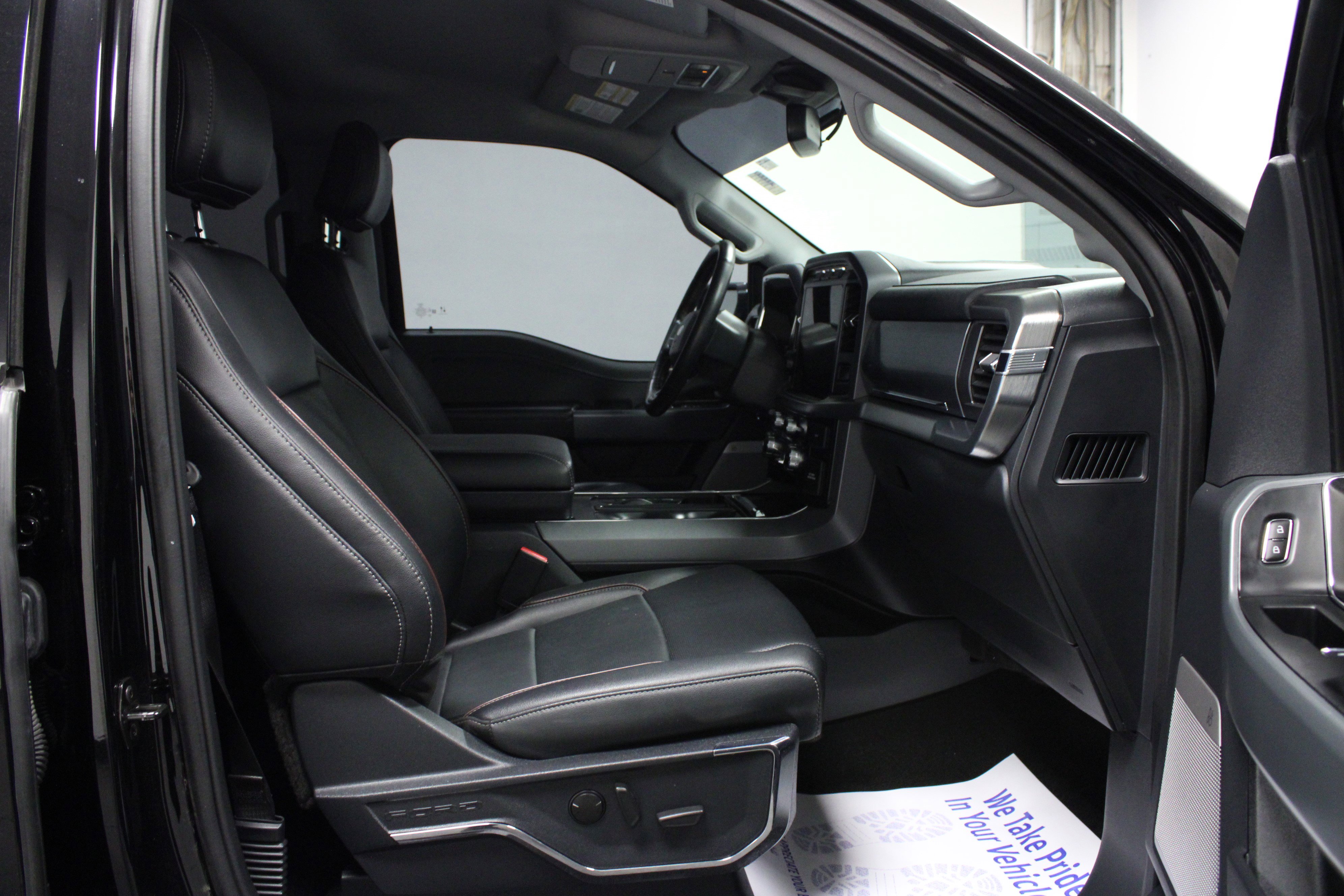 Used 2023 Ford F150 Lariat w/ Trailer Tow Package image 16