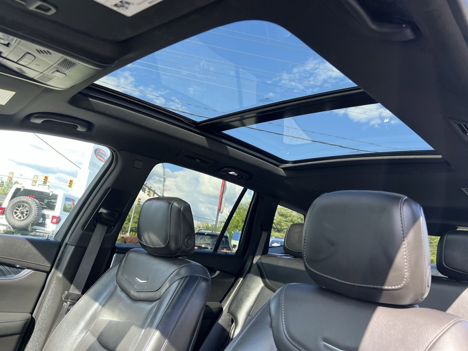 Used 2024 Cadillac XT6 Premium Luxury AWD/4WD image 32