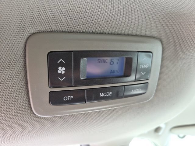 Used 2019 Toyota Sienna LE w/ LE Preferred Package FWD image 24