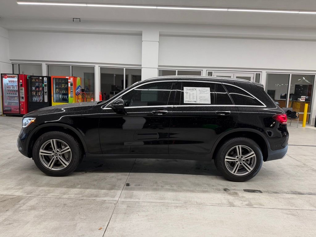 Used 2022 Mercedes-Benz GLC 300 4MATIC image 3