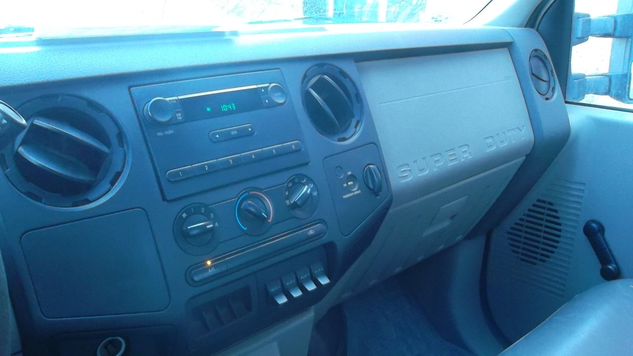 Used 2010 Ford F550 2WD Regular Cab Super Duty image 19