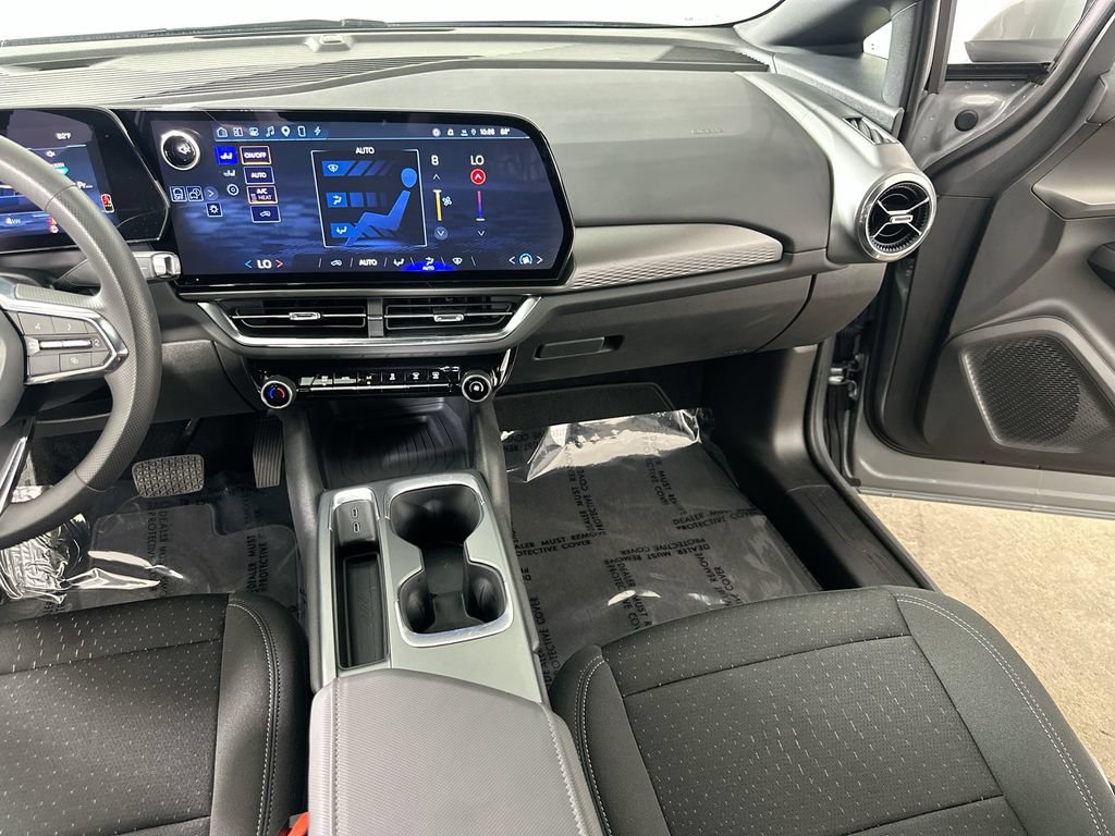 Used 2025 Chevrolet Equinox EV LT FWD image 19