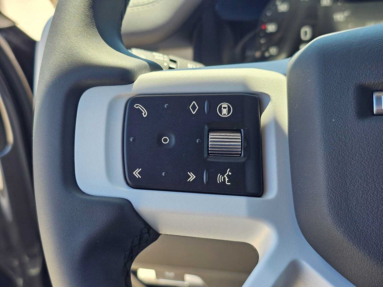 New 2026 Land Rover Defender 110 X-Dynamic SE AWD/4WD image 27