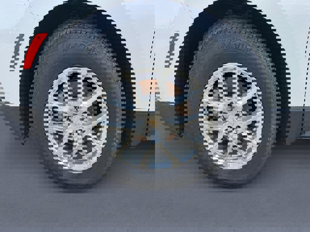 Used 2024 Chevrolet Equinox LT image 9