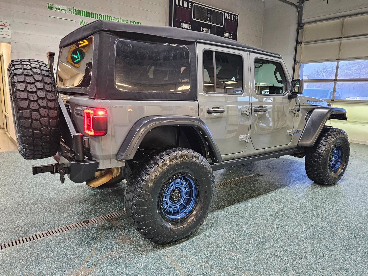 Used 2022 Jeep Wrangler Unlimited Rubicon 4xe image 6