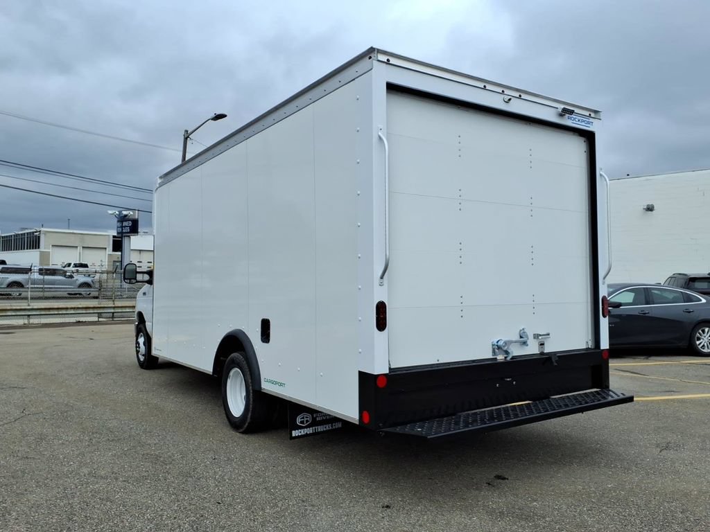 New 2027 Ford E-450 and Econoline 450 Super Duty w/ Power Equipment Group RWD image 7