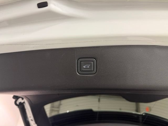 Used 2024 Chevrolet Blazer LT FWD image 9