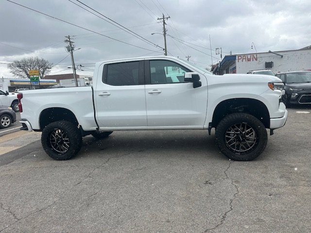 Used 2022 Chevrolet Silverado 1500 LT image 4