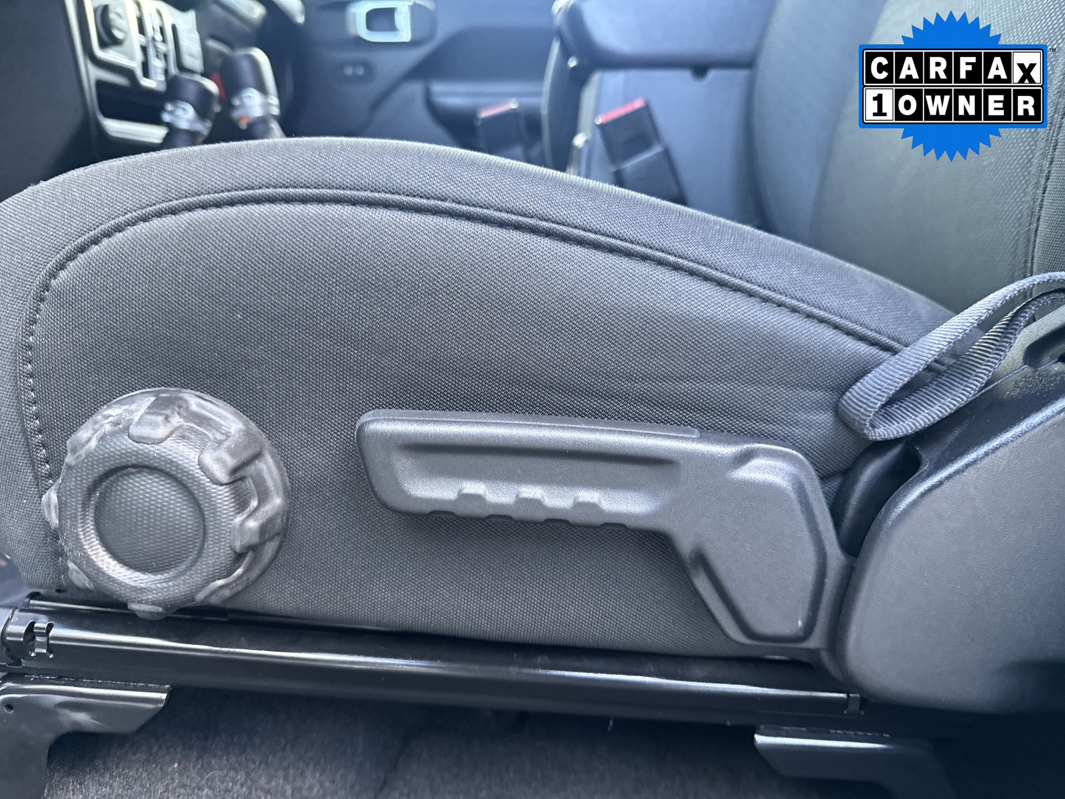 Used 2021 Jeep Gladiator Sport image 13