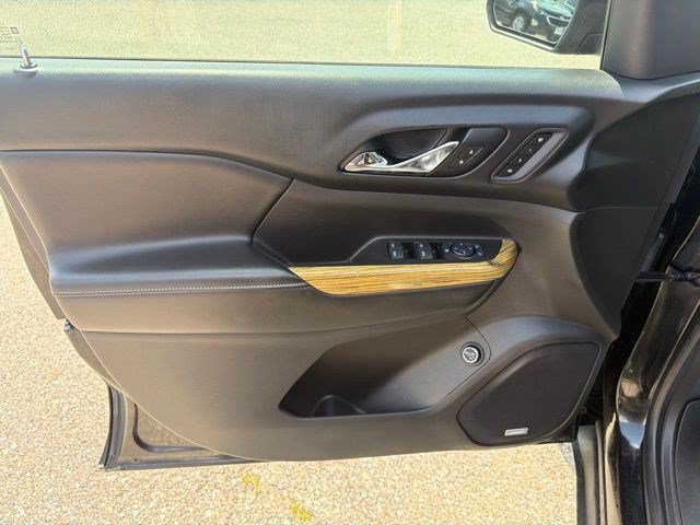 Used 2017 GMC Acadia Denali AWD/4WD image 10