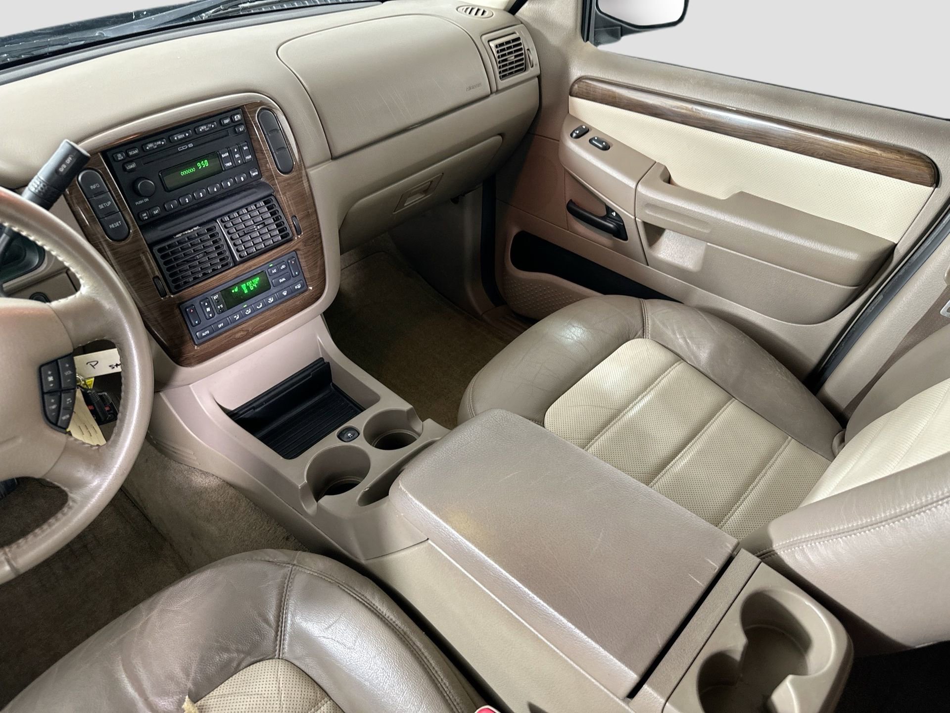 Used 2005 Ford Explorer Eddie Bauer image 19