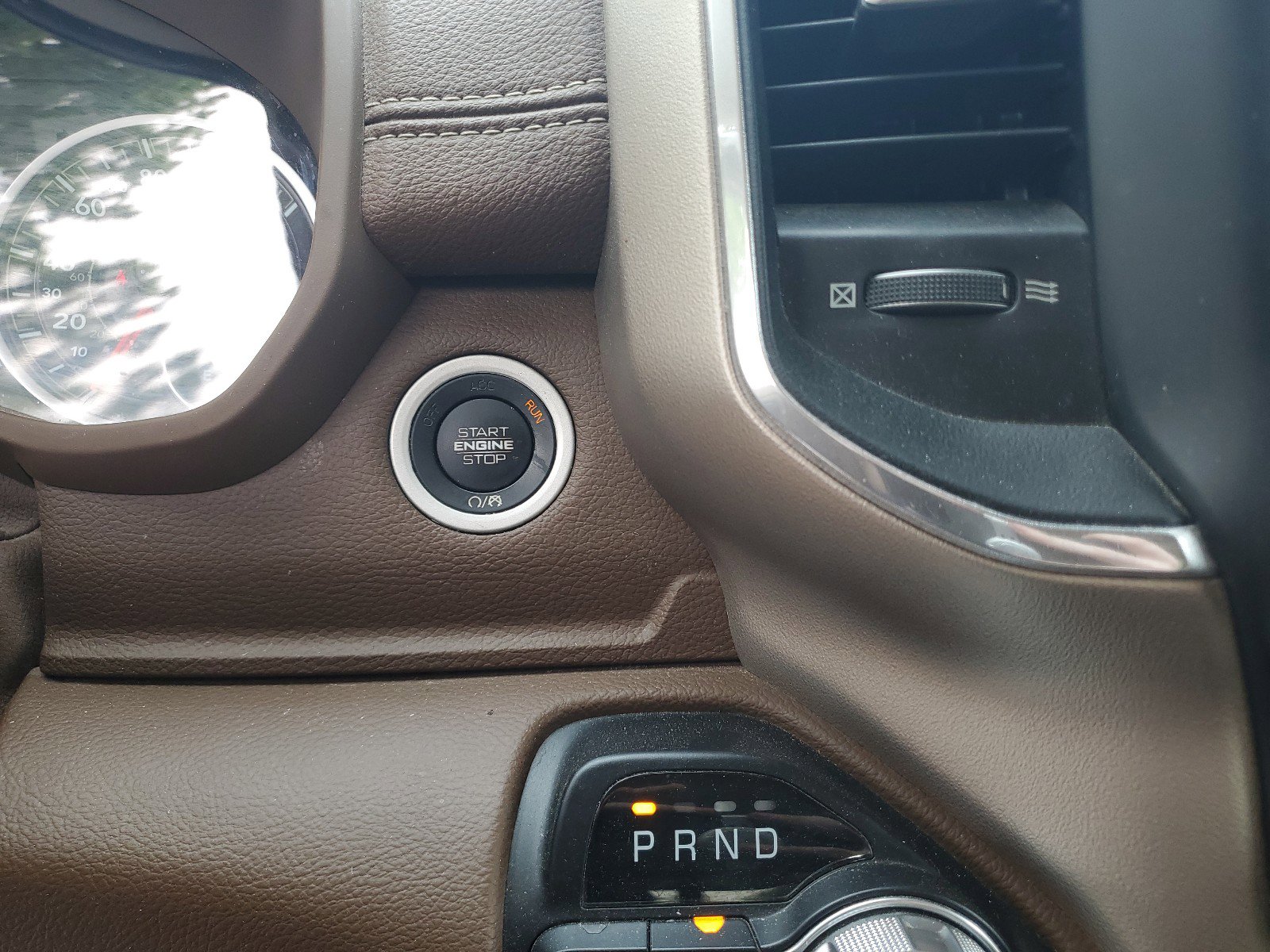 Used 2021 RAM 1500 Laramie AWD/4WD image 24