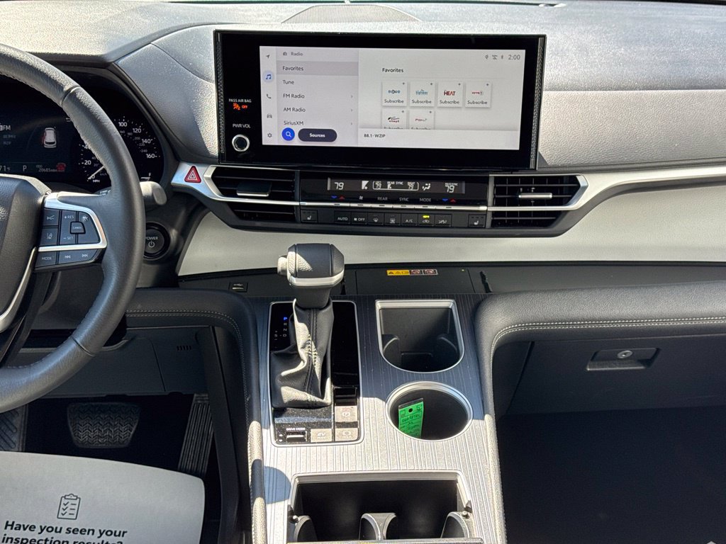 Certified 2026 Toyota Sienna XLE FWD image 21