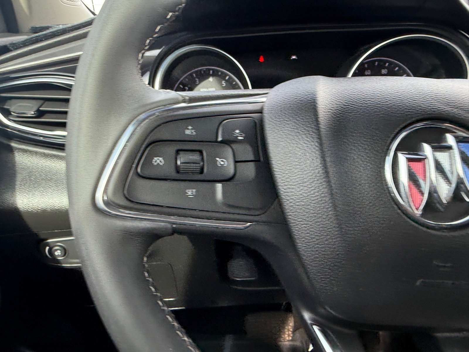 Used 2022 Buick Encore GX Select w/ Advanced Technology Package image 27