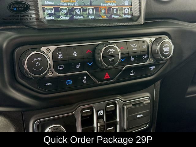 Used 2021 Jeep Wrangler Unlimited Sahara w/ Cold Weather Group AWD/4WD image 16